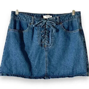 Forever 21 Medium Wash Denim Lace Up Front 30 Waist Low Rise Y2K Miniskirt